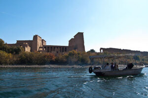 Philae-Panorama_ClaudeLeRoux_450x300