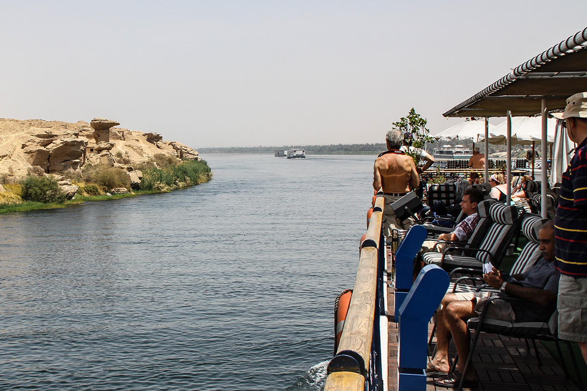 Passing Gebel el Silsila