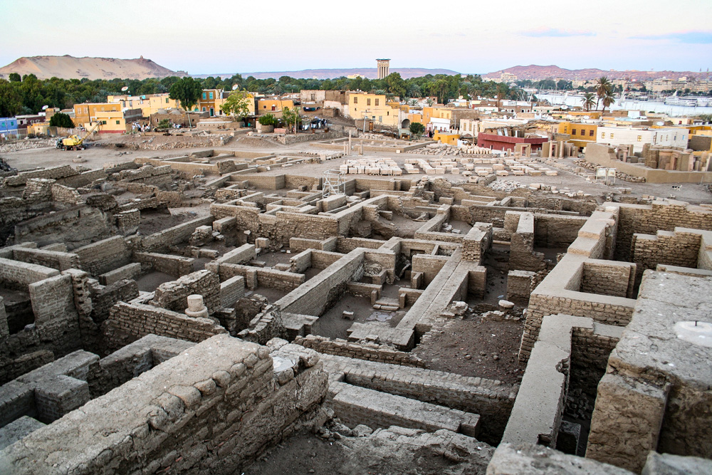 Elephantine-Excavation-site_3436