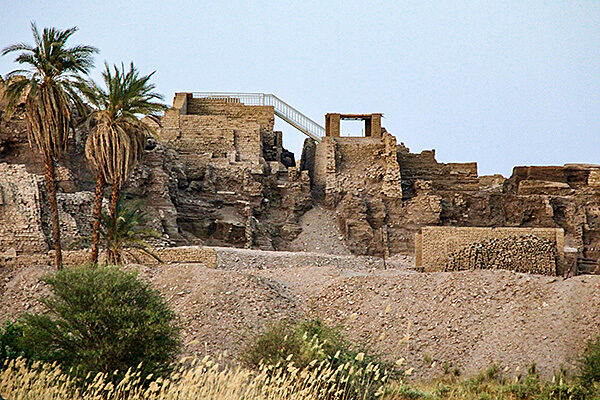 Elephantine_excavation-site_2344