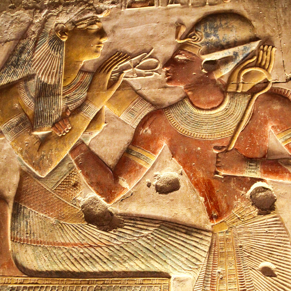 See the beauty, all the touching details and tenderness of Isis and the Pharao