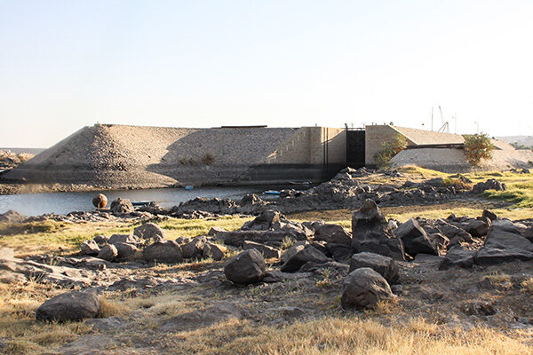 Old-dam-far_7010